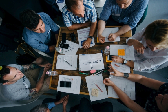 Az együttgondolkodás a design sprint módszere alapján történt.