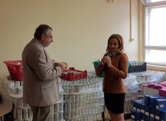 Képeinken Dr. Széles Diána, Debrecen város alpolgármestere és Cseh Balázs, a Magyar Élelmiszerbank Egyesület elnöke.